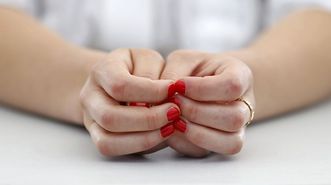 Morderse las u&ntilde;as es un trastorno nervioso de, en prinicipio, poca importancia