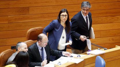 Pedro Puy (a la derecha) defendi&oacute; que la ley como instrumento de democracia participativa.