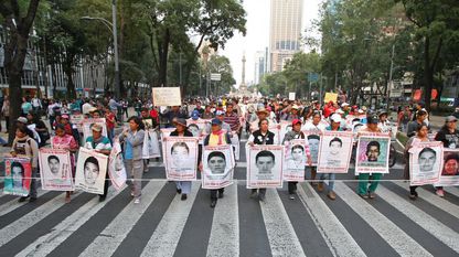 Manifestaci&oacute;n de los padres de los estudiantes