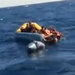 Espectacular rescate de una balsa con refugiados en Turquía