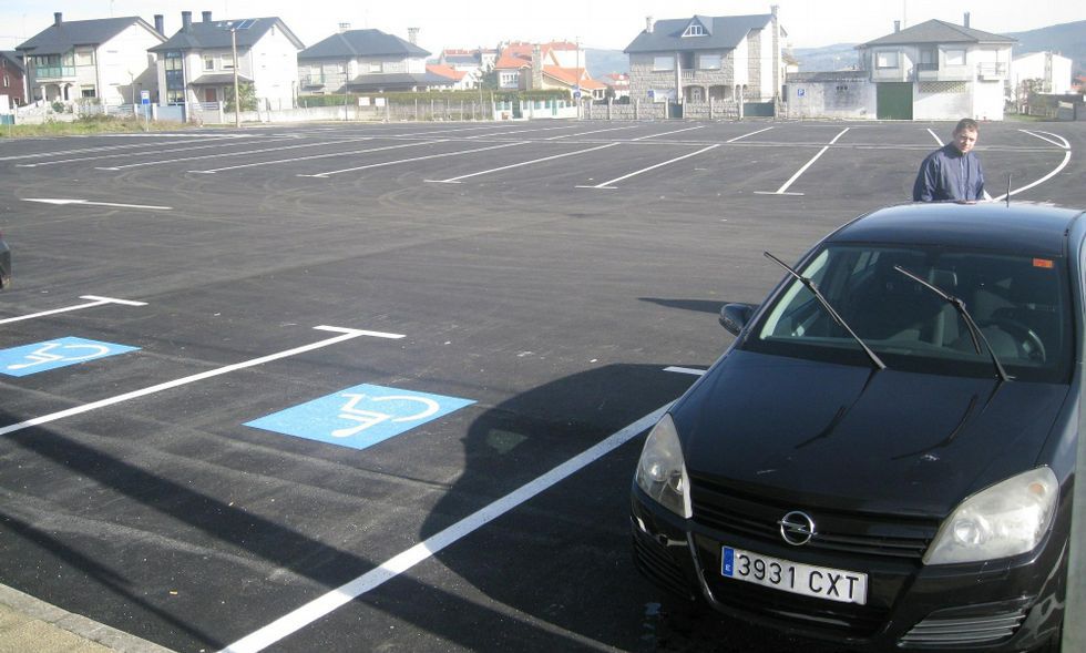 El área de estacionamiento es de especial utilidad los domingos, día de mercadillo y de feria.