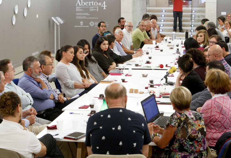 El debate crítico sobre las relaciones periodistas y artistas se celebró en San Marcos.