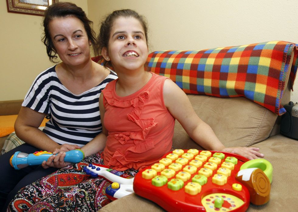 Lucinda Amor xunto coa súa filla Sofía Da Costa, quen actualmente tén 17 anos de idade.