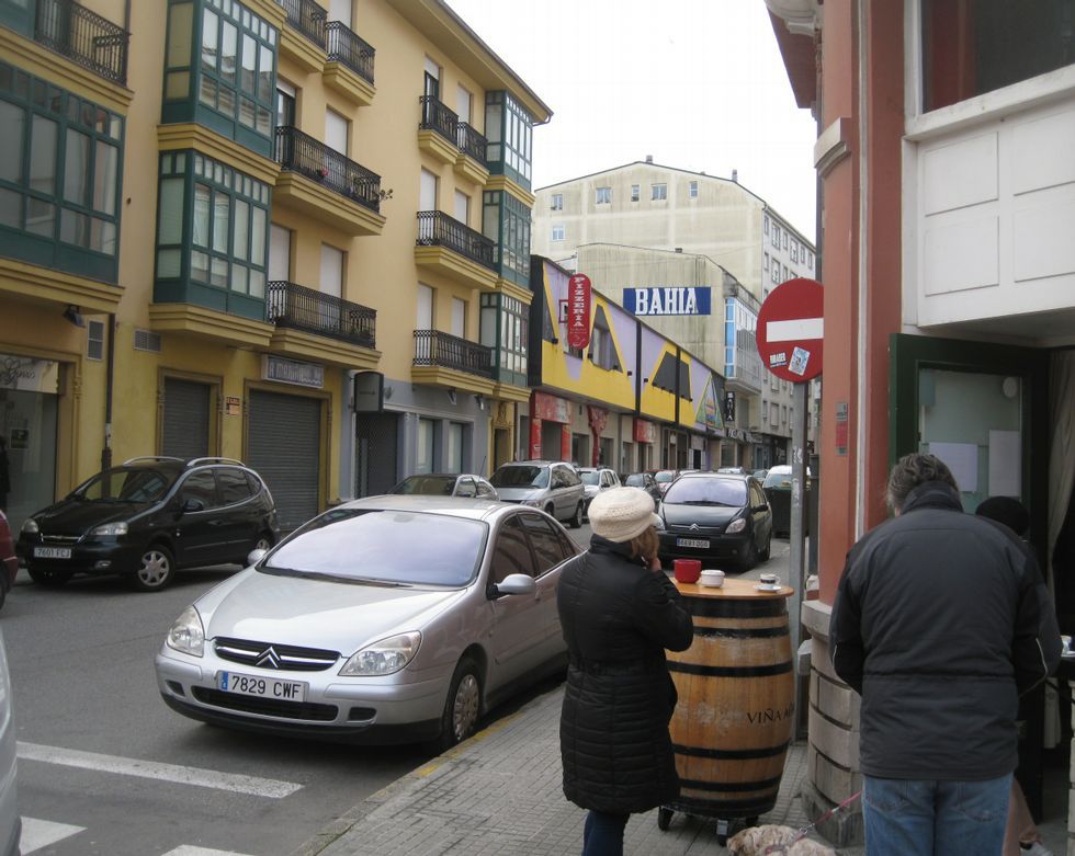 Dos céntricas discotecas cerradas. En la Avenida de Galicia y en la calle Vilalba -en la imagen-, dos antiguas discotecas se alquilan desde hace años.