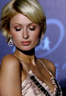 Paris Hilton quiere dejar huella con su viaje a Ruanda