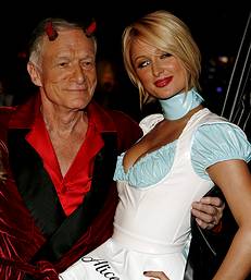 HUGH HEFNER, PARIS HILTON, NICKY HILTON
