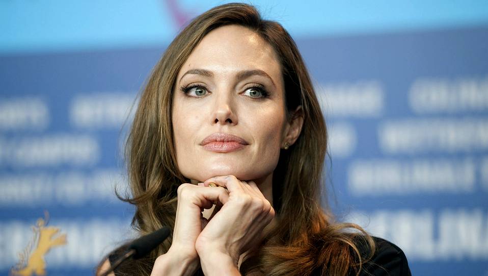 El vídeo porno de Angelina Jolie muestra a la actriz rodeada de cocaína