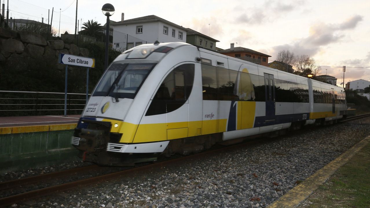 Usuarios de FEVE de la línea de Ferrol a Gijón se quejan de la