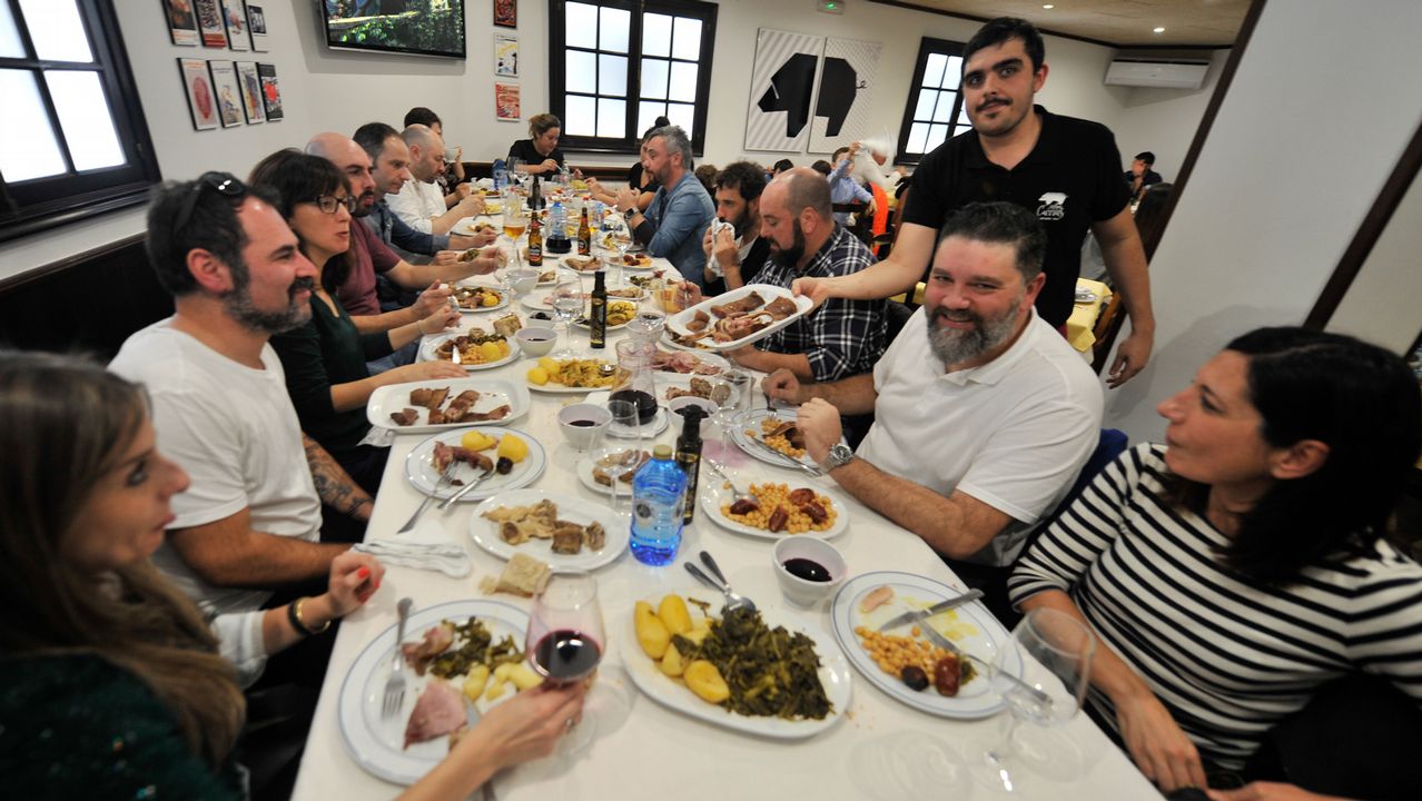 Comensales cocido Lalín