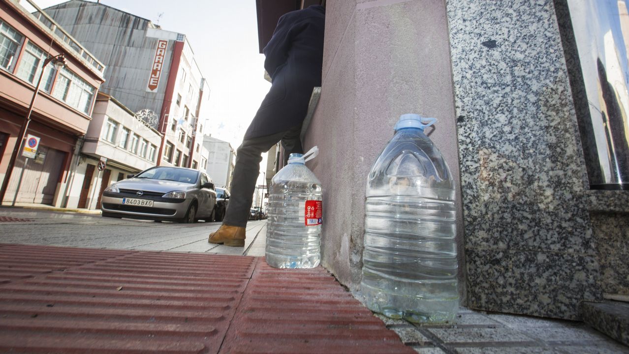 Botellas para evitar los orines de los perros y los gatos
