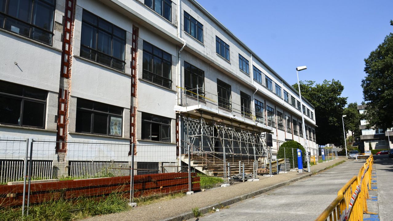 Anuncian protestas por la parálisis en la reforma de la Facultade de Farmacia Anuncian protestas por la parálisis en la reforma de la Facultade de Farmacia