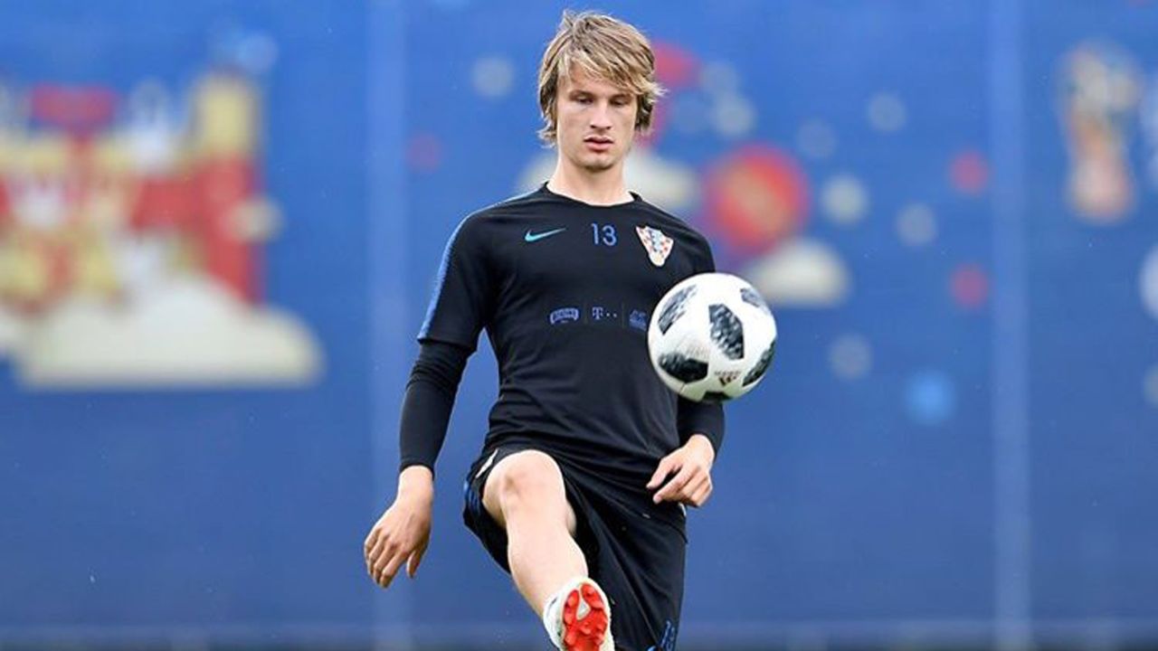 Jedvaj, central croata del Leverkusen, en la órbita celeste