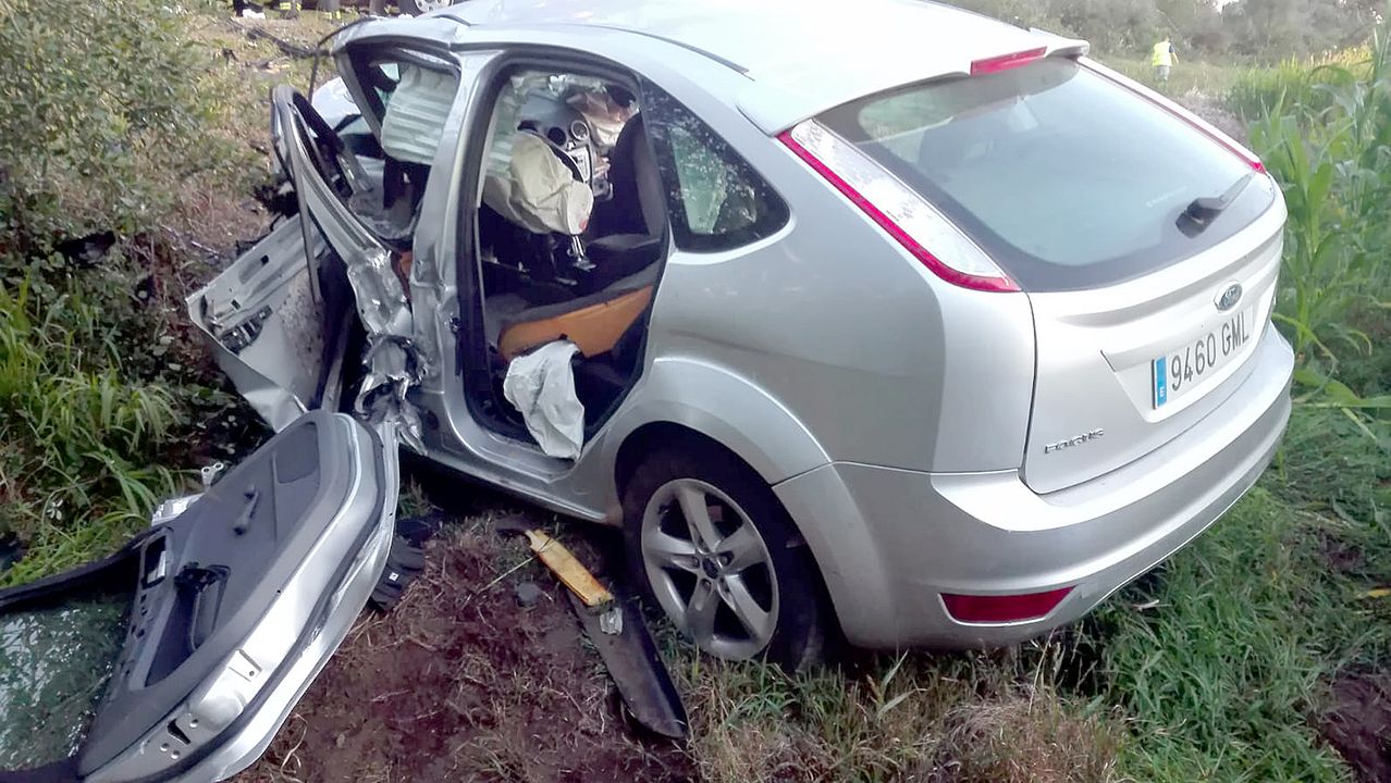 El conductor muerto junto a su mujer en la colisión frontal de Outes
