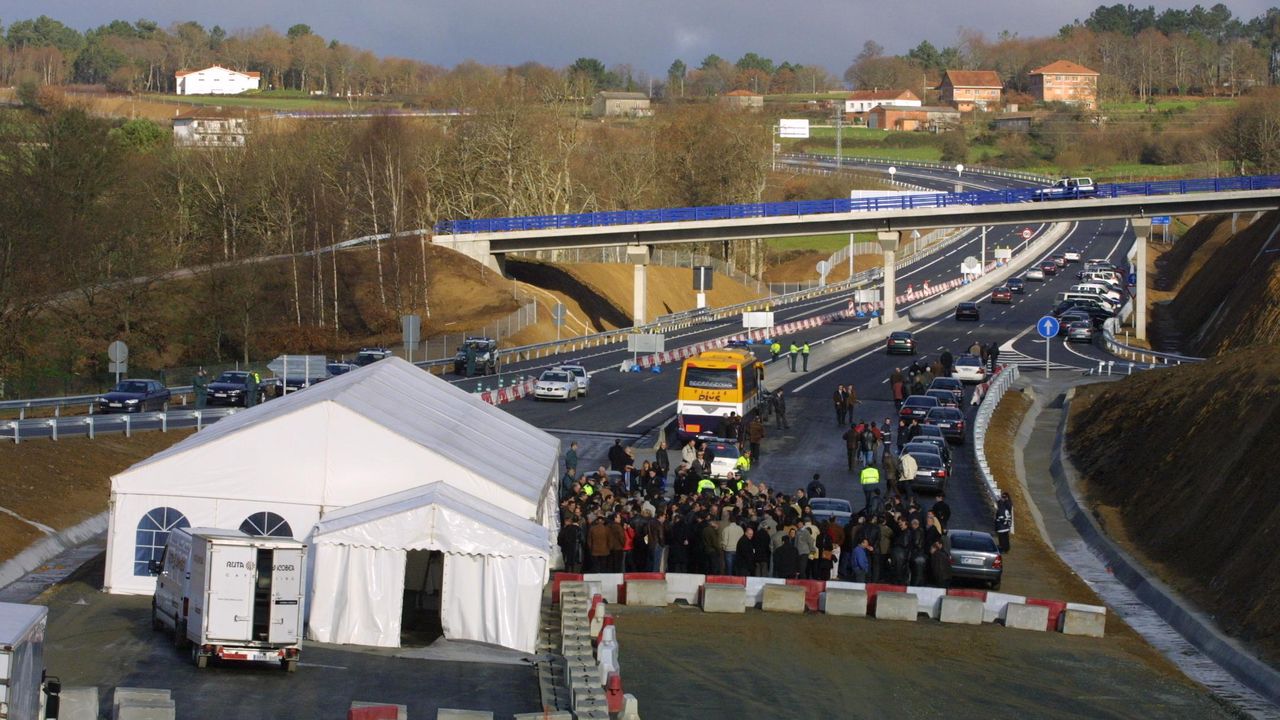 Hemeroteca 2003 Un nuevo tramo de la AP53 acerca Lalín y Santiago