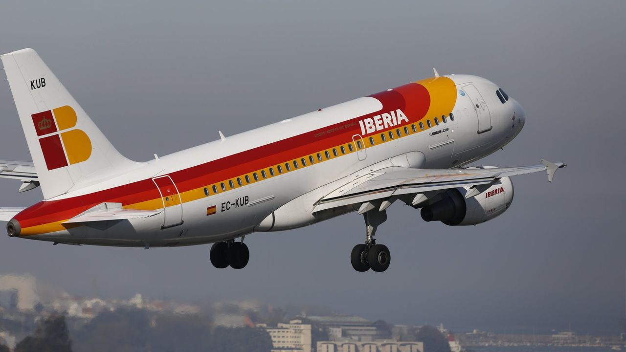 Iberia empezará a operar un vuelo a las 6.30 horas desde A Coruña a Madrid a del 17 de noviembre