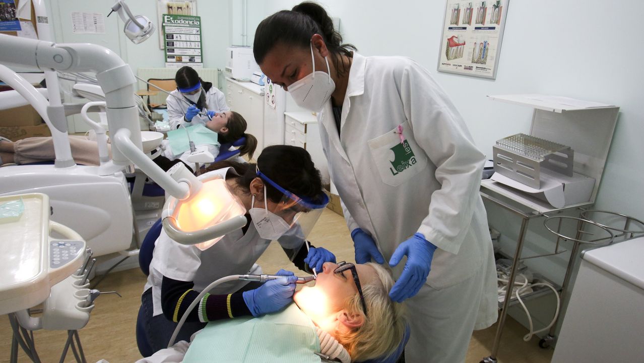 Las clínicas se rifan a los graduados en el ciclo de FP de higienista dental