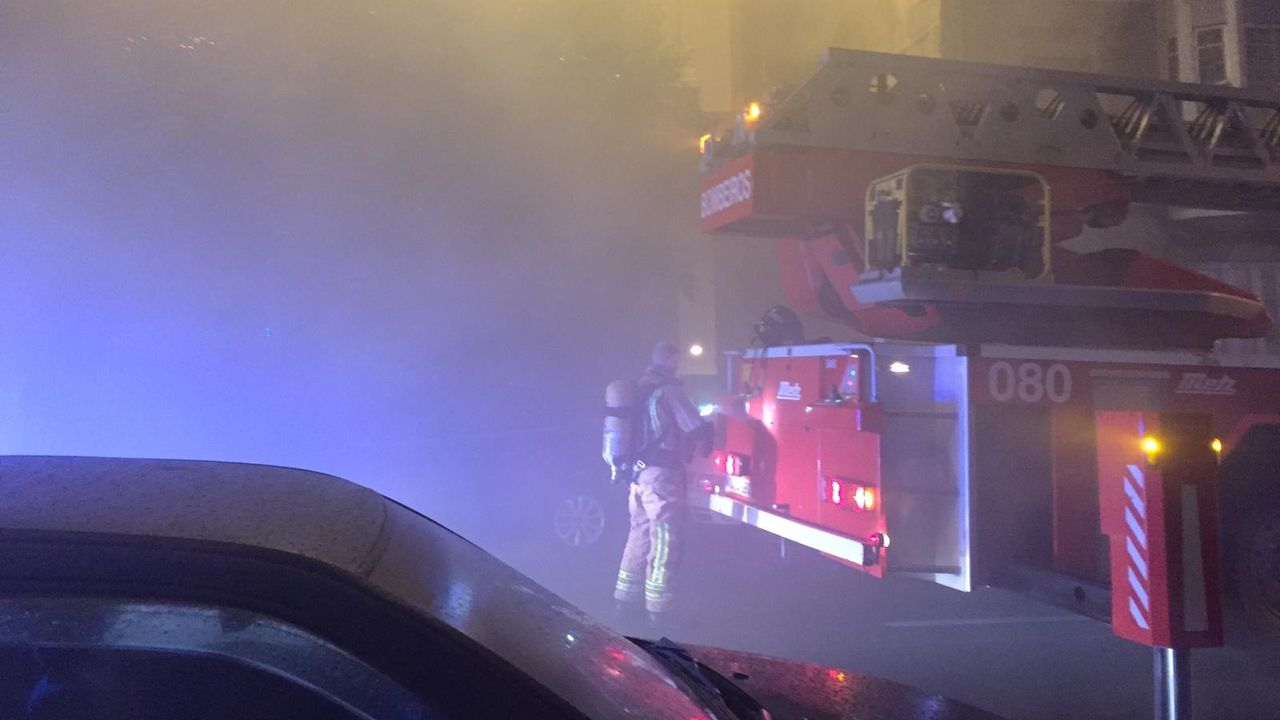 La mala combustión de una chimenea moviliza a los bomberos ourensanos