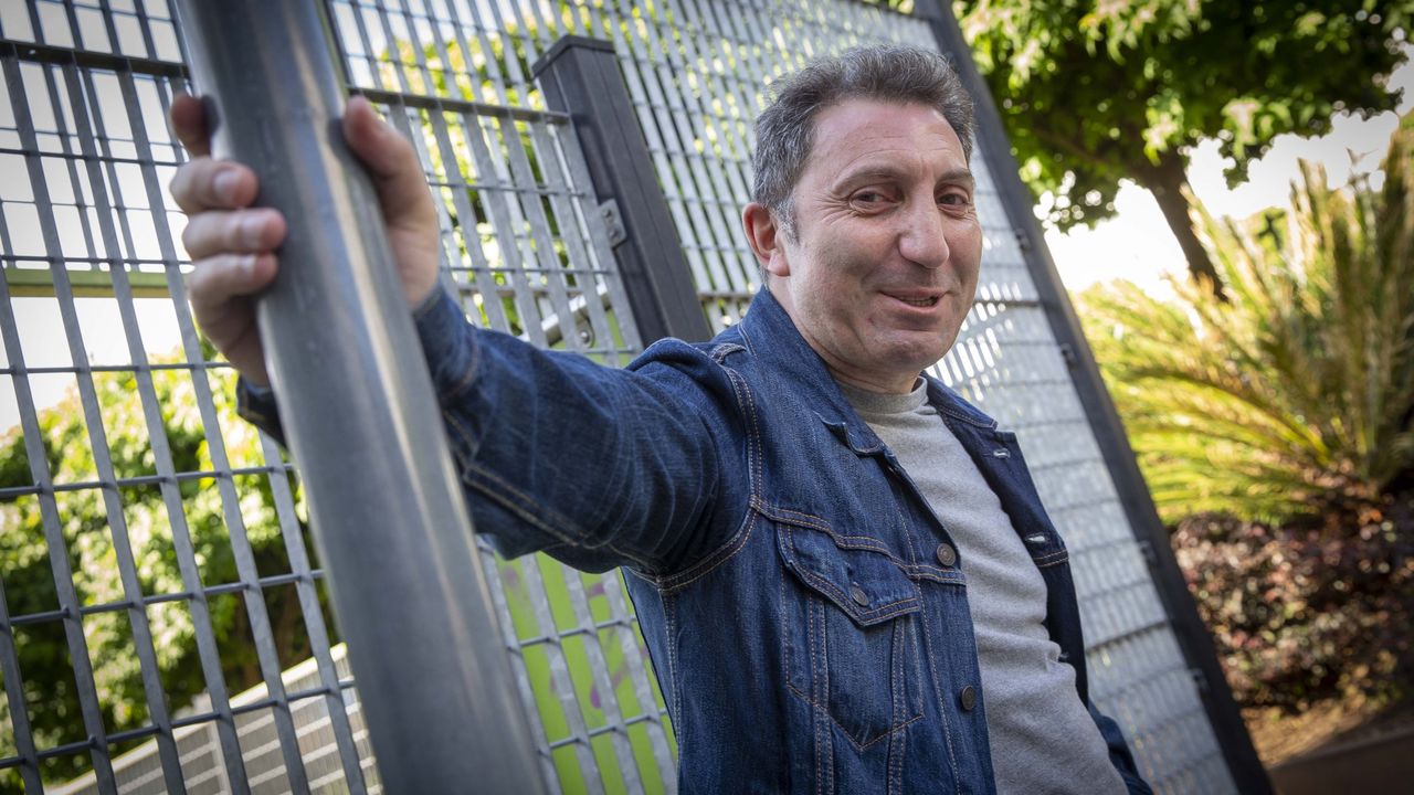 Víctor Fábregas: El rostro barbanzano del humor gallego - Vimarsana News