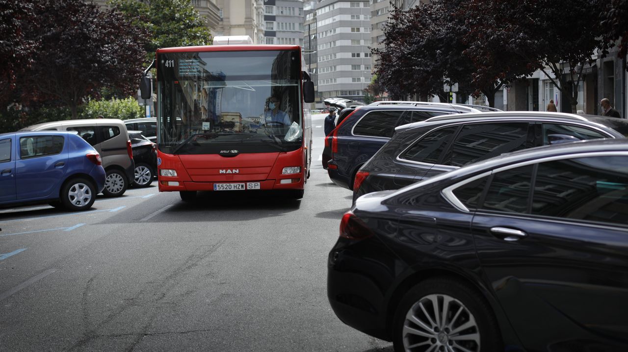 Más plazas de aparcamiento en batería en A Coruña para combatir la doble fila - Vimarsana News