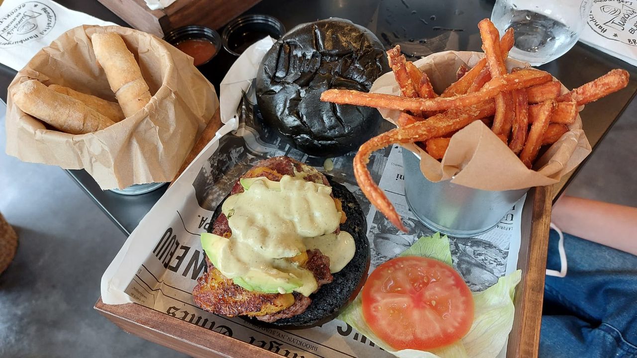 Las hamburguesas elegidas las mejores de Brooklyn llegan a Galicia, en Ribadeo - Vimarsana News