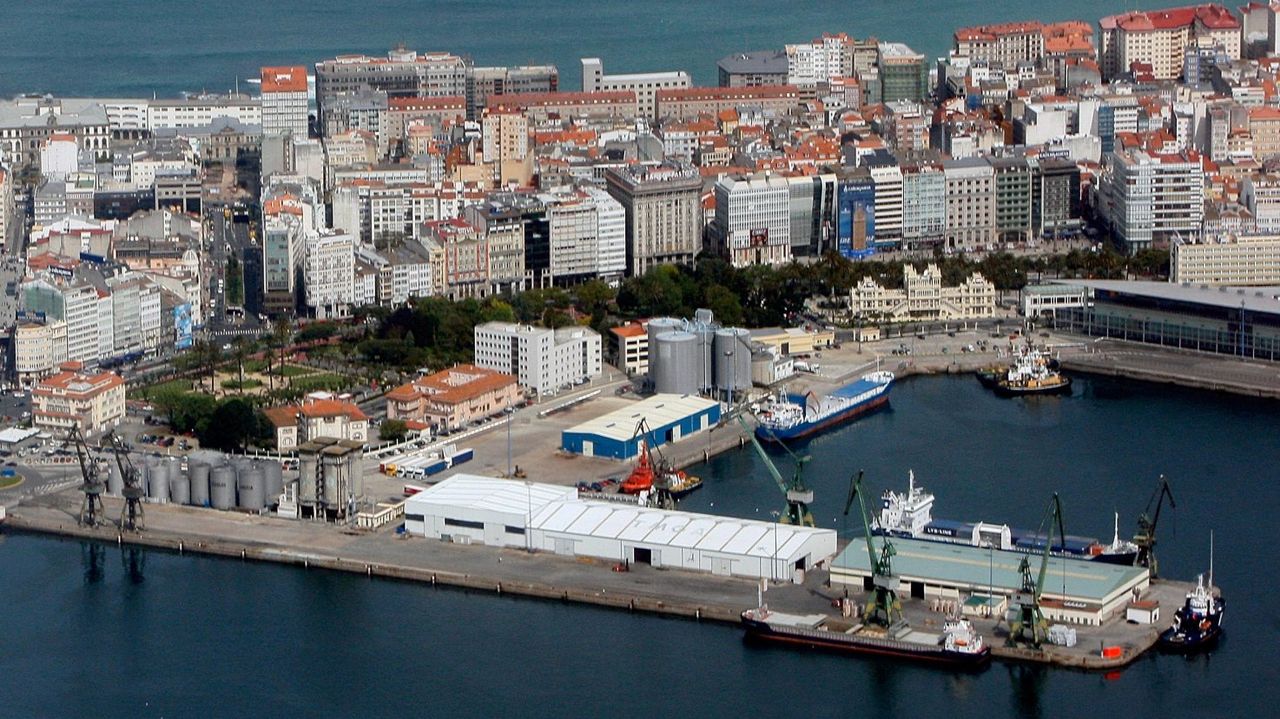 El Ayuntamiento De A Coru a Ofrece Al Estado Comprar Los Muelles De 
