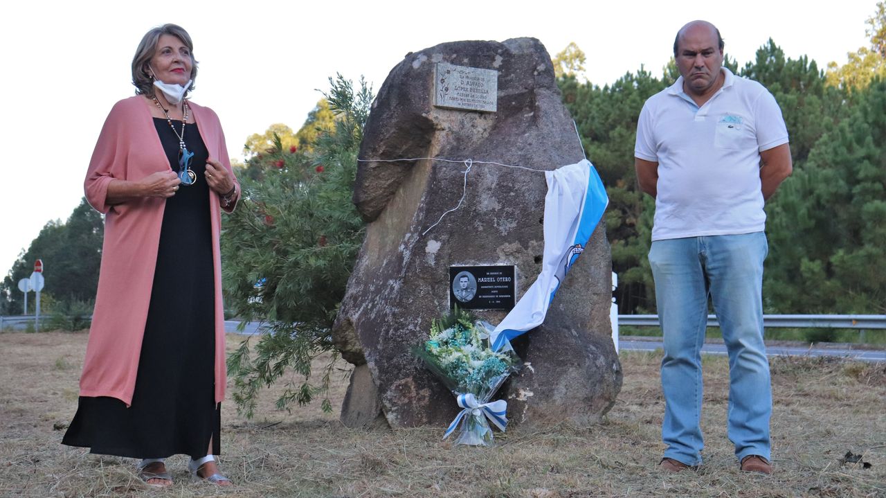 Outes recupera a placa de Manuel Otero e A Pobra enxalza a Alexandre Bóveda - Vimarsana News