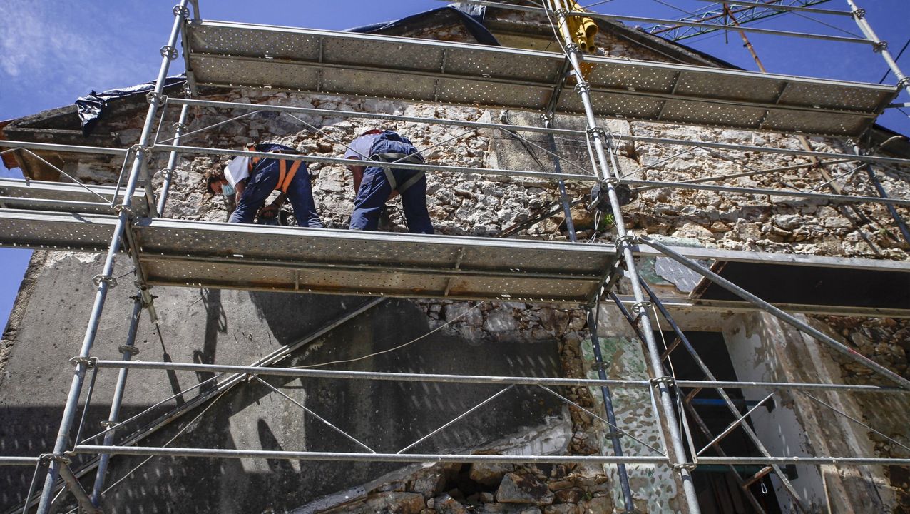 El colapso en la construcción deja sin subvenciones a los barbanzanos - Vimarsana News