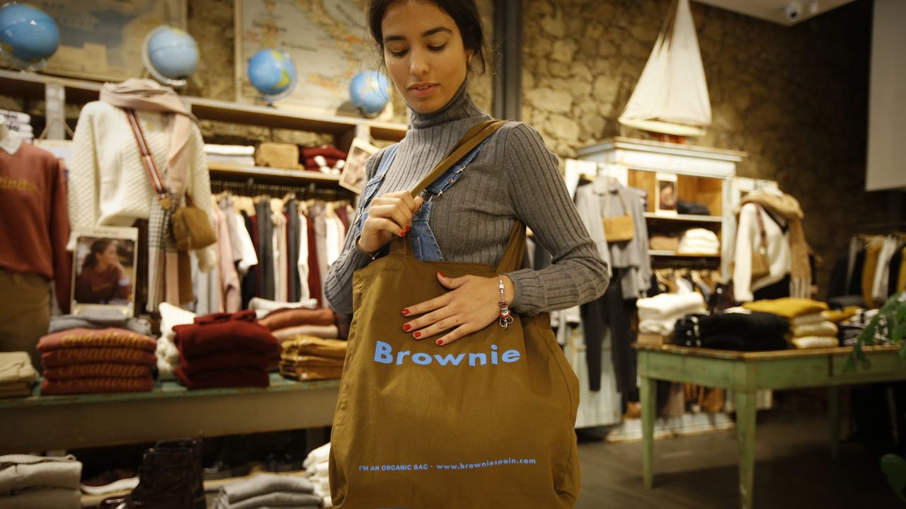 Glorioso Distracción limpiar Brownie, la marca de ropa que triunfa entre las jóvenes, abre punto de  venta en Santiago