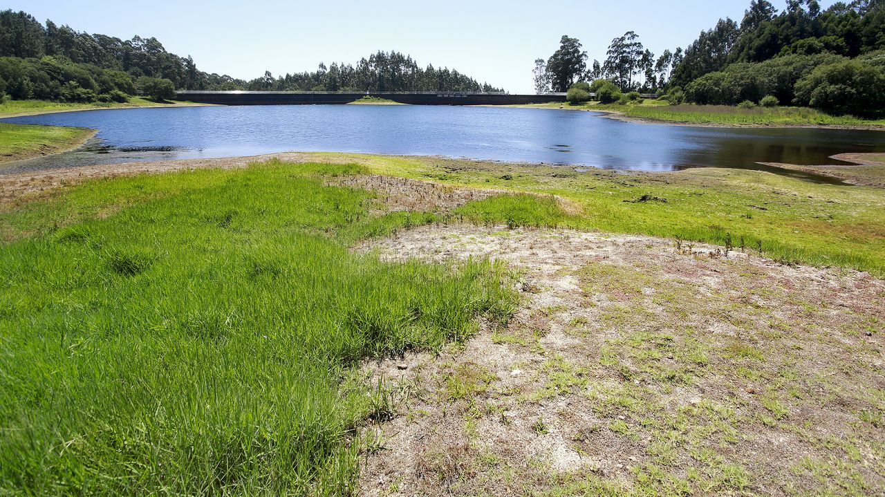 A Xunta apela ao consumo responsável de água para evitar desabastecimento após o verão