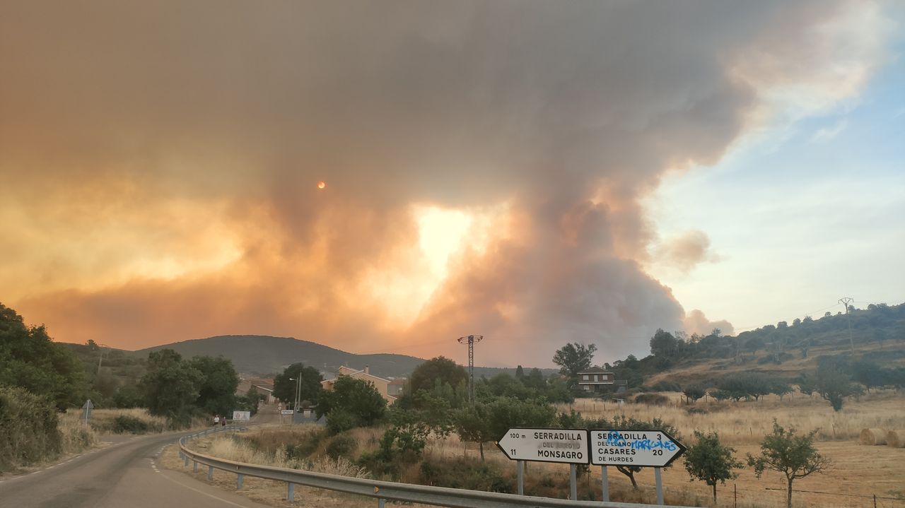 L’incendie de Monsagro force l’expulsion de 400 voisins