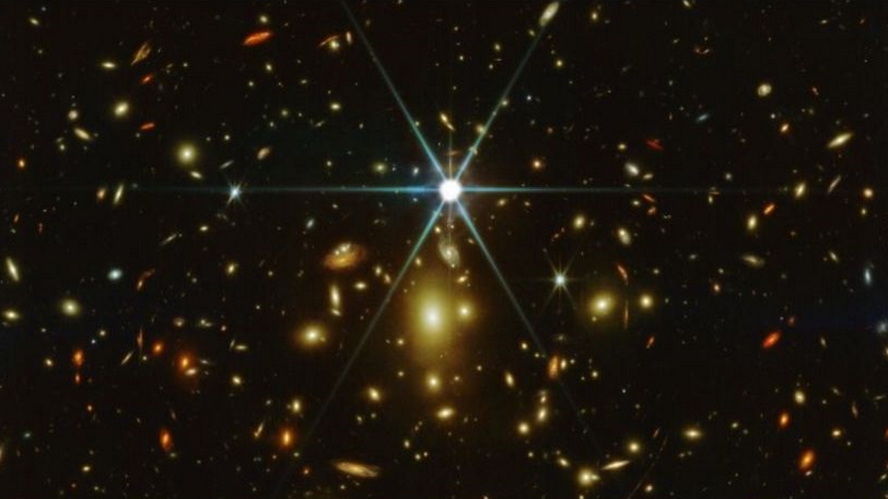 El telescopio James Webb capta la estrella conocida más lejana del universo