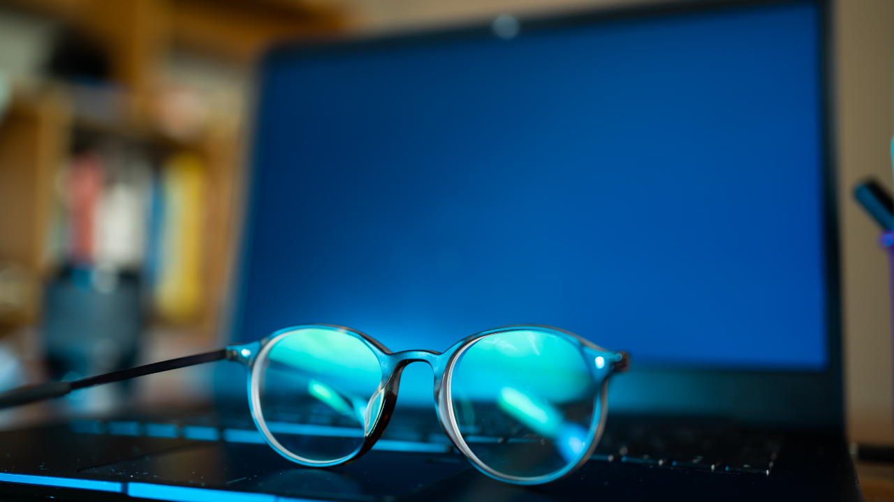 Diez gafas con filtro de luz azul para quienes pasan muchas horas frente al  ordenador o el móvil, Escaparate: compras y ofertas