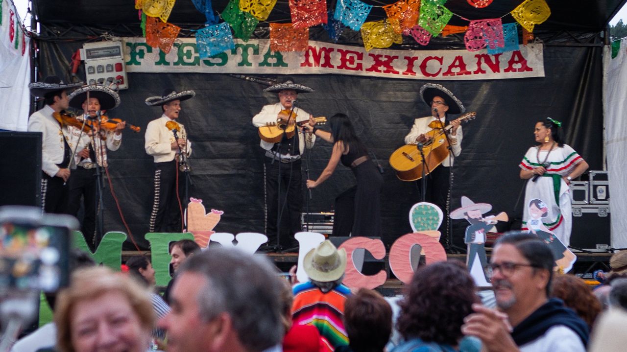 A festa mexicana de Avin volta com mariachis e muitos tacos