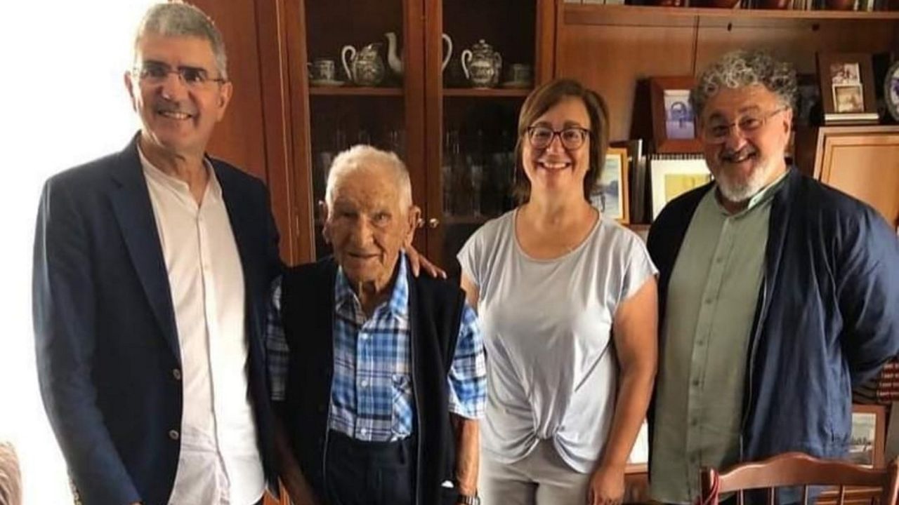 Francisco Carrero faz 106 anos sem perdoar as duas caminhadas diárias ao longo do rio