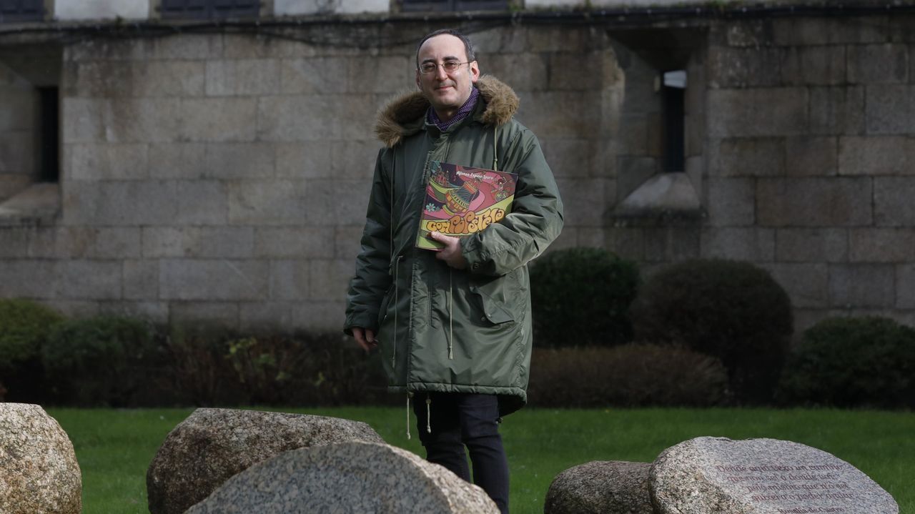 Alfonso Espiño presenta la historia del pop compostelano