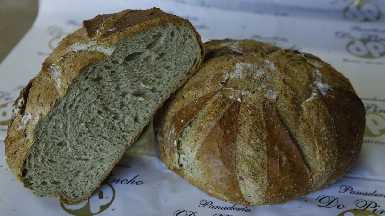 ¿Cuánto cuesta el pan en los restaurantes de A Coruña? del «invita la